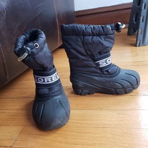 Sorel snow boots, Little kid/Big Kid size 9